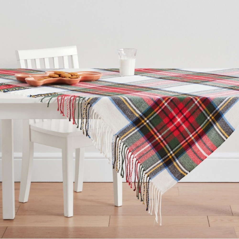 NWT Stewart Plaid Tassel Acrylic Table Throw